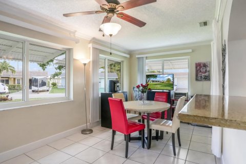 House in Tamarac, Florida 2 bedrooms, 122.45 sq.m. № 2088059 - photo 27