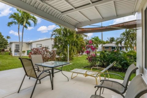 House in Tamarac, Florida 2 bedrooms, 122.45 sq.m. № 2088059 - photo 11