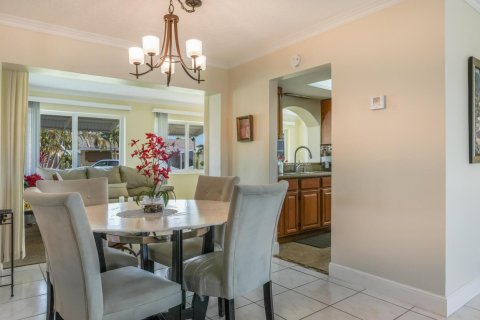 House in Tamarac, Florida 2 bedrooms, 122.45 sq.m. № 2088059 - photo 3
