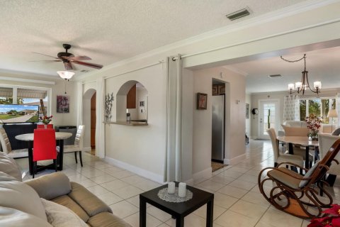 House in Tamarac, Florida 2 bedrooms, 122.45 sq.m. № 2088059 - photo 6