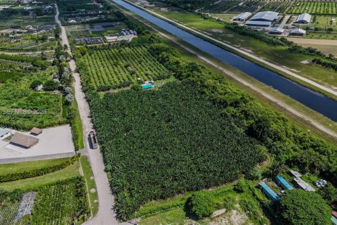 Купить коммерческую недвижимость в Майами, Флорида № 2418215 - фото 3