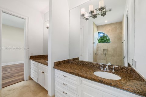 Купить виллу или дом в Пайнкрест, Флорида 6 спален, 554.81м2, № 2050435 - фото 25