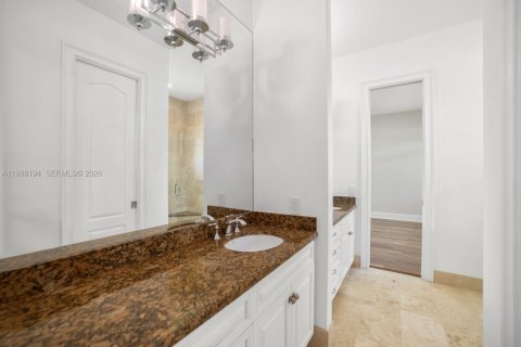 Купить виллу или дом в Пайнкрест, Флорида 6 спален, 554.81м2, № 2050435 - фото 24