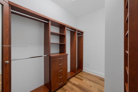 Купить виллу или дом в Пайнкрест, Флорида 6 спален, 554.81м2, № 2050435 - фото 19