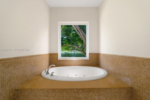 Купить виллу или дом в Пайнкрест, Флорида 6 спален, 554.81м2, № 2050435 - фото 22