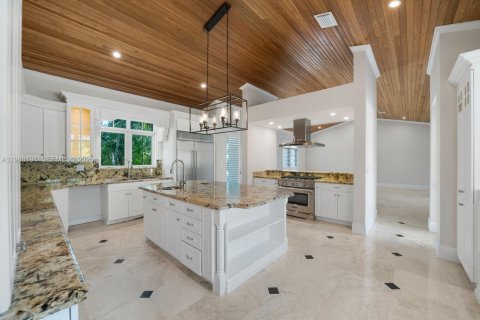 Купить виллу или дом в Пайнкрест, Флорида 6 спален, 554.81м2, № 2050435 - фото 11