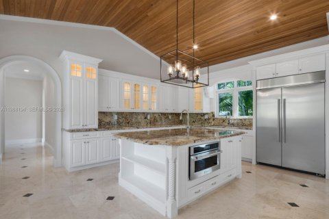 Купить виллу или дом в Пайнкрест, Флорида 6 спален, 554.81м2, № 2050435 - фото 12