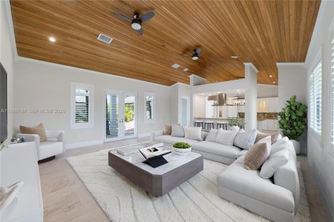 Купить виллу или дом в Пайнкрест, Флорида 6 спален, 554.81м2, № 2050435 - фото 10