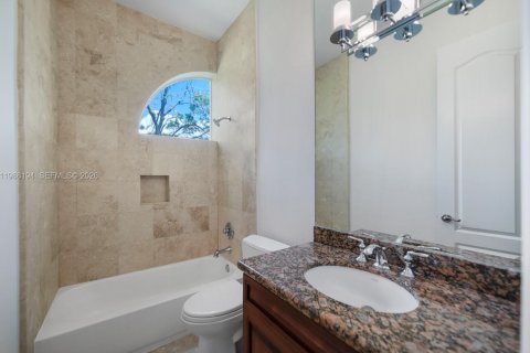 Купить виллу или дом в Пайнкрест, Флорида 6 спален, 554.81м2, № 2050435 - фото 28