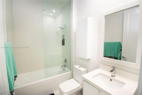 Condominio en alquiler en Doral, Florida, 4 dormitorios, 172.98 m2 № 1941800 - foto 30