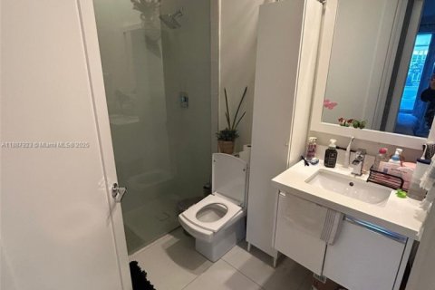 Снять в аренду кондоминиум в Дорал, Флорида 4 спальни, 172.98м2, № 1941800 - фото 9