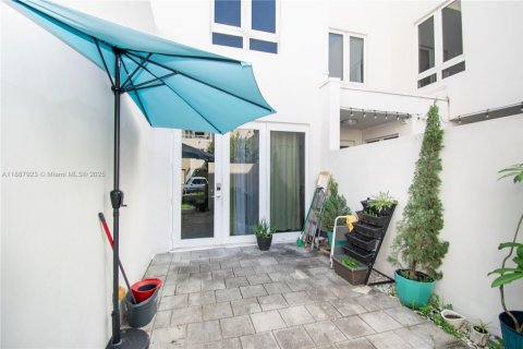 Condominio en alquiler en Doral, Florida, 4 dormitorios, 172.98 m2 № 1941800 - foto 22