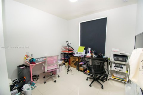 Condominio en alquiler en Doral, Florida, 4 dormitorios, 172.98 m2 № 1941800 - foto 27