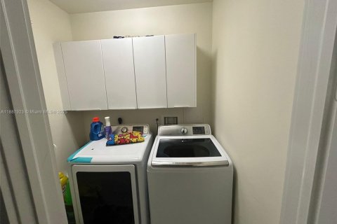 Снять в аренду кондоминиум в Дорал, Флорида 4 спальни, 172.98м2, № 1941800 - фото 14