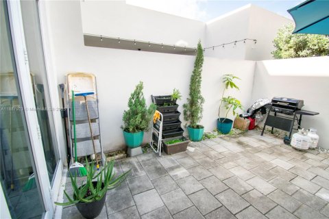 Condominio en alquiler en Doral, Florida, 4 dormitorios, 172.98 m2 № 1941800 - foto 21