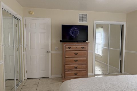 House in Key Largo, Florida 3 bedrooms, 109.25 sq.m. № 2016748 - photo 24