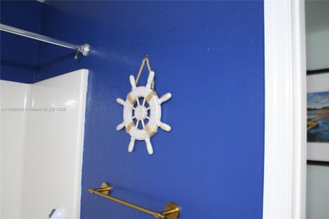 House in Key Largo, Florida 3 bedrooms, 109.25 sq.m. № 2016748 - photo 20