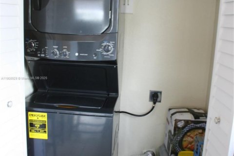 House in Key Largo, Florida 3 bedrooms, 109.25 sq.m. № 2016748 - photo 21