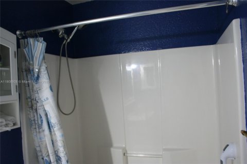 House in Key Largo, Florida 3 bedrooms, 109.25 sq.m. № 2016748 - photo 16