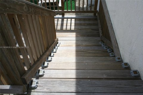 House in Key Largo, Florida 3 bedrooms, 109.25 sq.m. № 2016748 - photo 6