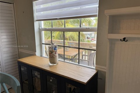 House in Key Largo, Florida 3 bedrooms, 109.25 sq.m. № 2016748 - photo 13