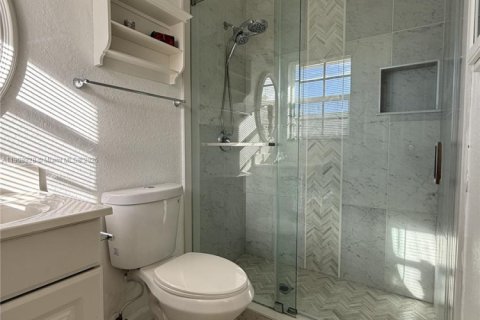 House in Key Largo, Florida 3 bedrooms, 109.25 sq.m. № 2016748 - photo 29