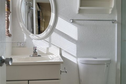 House in Key Largo, Florida 3 bedrooms, 109.25 sq.m. № 2016748 - photo 28