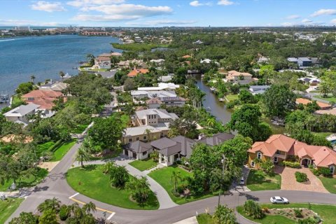 House in Sarasota, Florida 4 bedrooms, 465.63 sq.m. № 2201945 - photo 4
