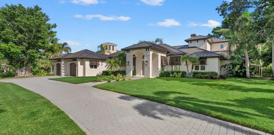House in Sarasota, Florida 4 bedrooms, 465.63 sq.m. № 2201945