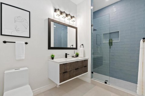 House in Sarasota, Florida 4 bedrooms, 465.63 sq.m. № 2201945 - photo 29