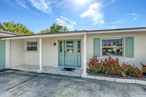 Casa en venta en Sarasota, Florida, 4 dormitorios, 167.13 m2 № 2200464 - foto 3