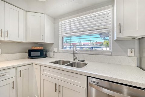 Casa en venta en Sarasota, Florida, 4 dormitorios, 167.13 m2 № 2200464 - foto 15