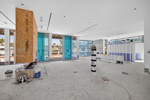 House in Fort Lauderdale, Florida 5 bedrooms, 559.64 sq.m. № 1956956 - photo 17