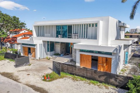 House in Fort Lauderdale, Florida 5 bedrooms, 559.64 sq.m. № 1956956 - photo 13