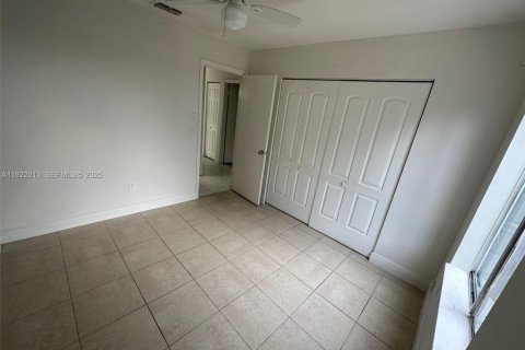 Villa ou maison à louer à Miramar, Floride: 3 chambres, 95.6 m2 № 1976734 - photo 4