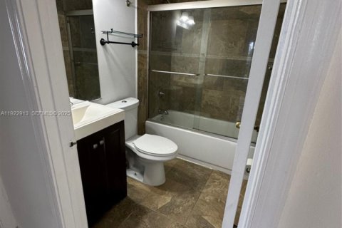 Villa ou maison à louer à Miramar, Floride: 3 chambres, 95.6 m2 № 1976734 - photo 5