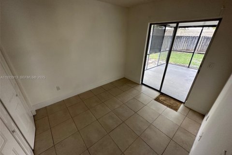 Villa ou maison à louer à Miramar, Floride: 3 chambres, 95.6 m2 № 1976734 - photo 6