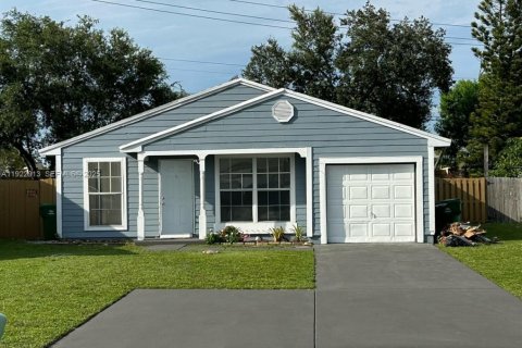 Villa ou maison à louer à Miramar, Floride: 3 chambres, 95.6 m2 № 1976734 - photo 1