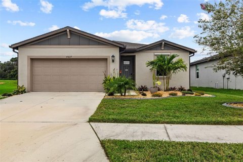 House in Parrish, Florida 3 bedrooms, 157.38 sq.m. № 2284428