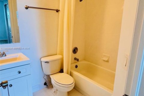 Copropriété à vendre à Doral, Floride: 2 chambres, 106.84 m2 № 2024461 - photo 15