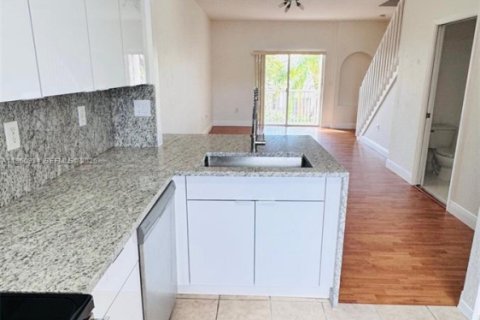 Copropriété à vendre à Doral, Floride: 2 chambres, 106.84 m2 № 2024461 - photo 5