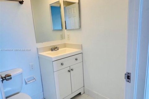 Copropriété à vendre à Doral, Floride: 2 chambres, 106.84 m2 № 2024461 - photo 11