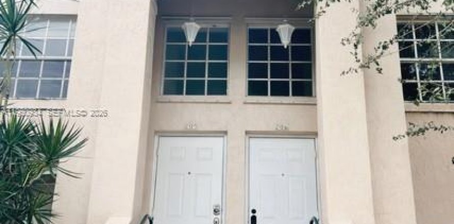 Condo à Doral, Floride, 2 chambres  № 2024461