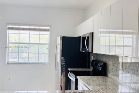 Copropriété à vendre à Doral, Floride: 2 chambres, 106.84 m2 № 2024461 - photo 3