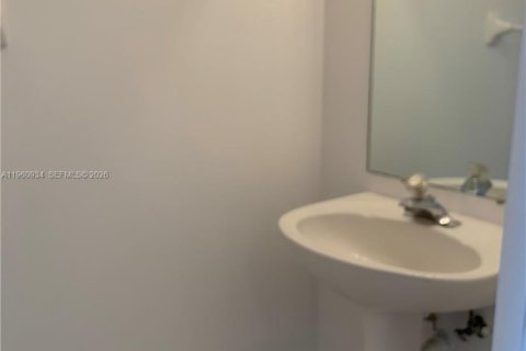 Copropriété à vendre à Doral, Floride: 2 chambres, 106.84 m2 № 2024461 - photo 24