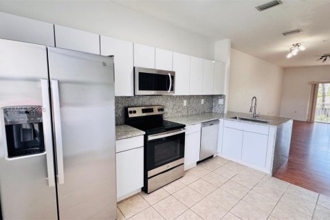 Copropriété à vendre à Doral, Floride: 2 chambres, 106.84 m2 № 2024461 - photo 4