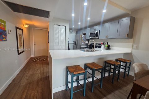 Copropriété à louer à Davie, Floride: 2 chambres, 102.19 m2 № 1928325 - photo 10