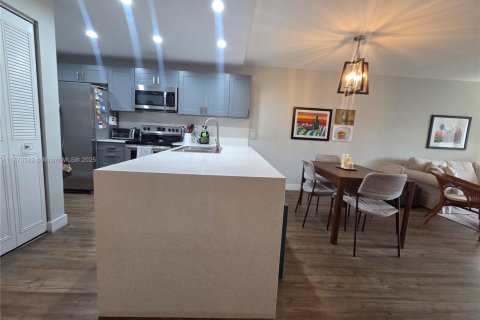 Copropriété à louer à Davie, Floride: 2 chambres, 102.19 m2 № 1928325 - photo 8