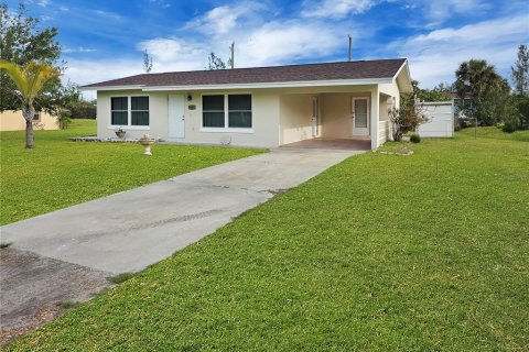 Villa ou maison à vendre à Punta Gorda, Floride: 2 chambres, 87.79 m2 № 1626441 - photo 1