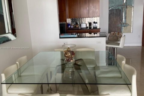 Condominio en alquiler en Sunny Isles Beach, Florida, 2 dormitorios, 129.04 m2 № 2016142 - foto 2